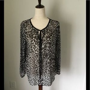 a.n.a  Leopard print Black/White Blouse, Long Sleeve, Size M